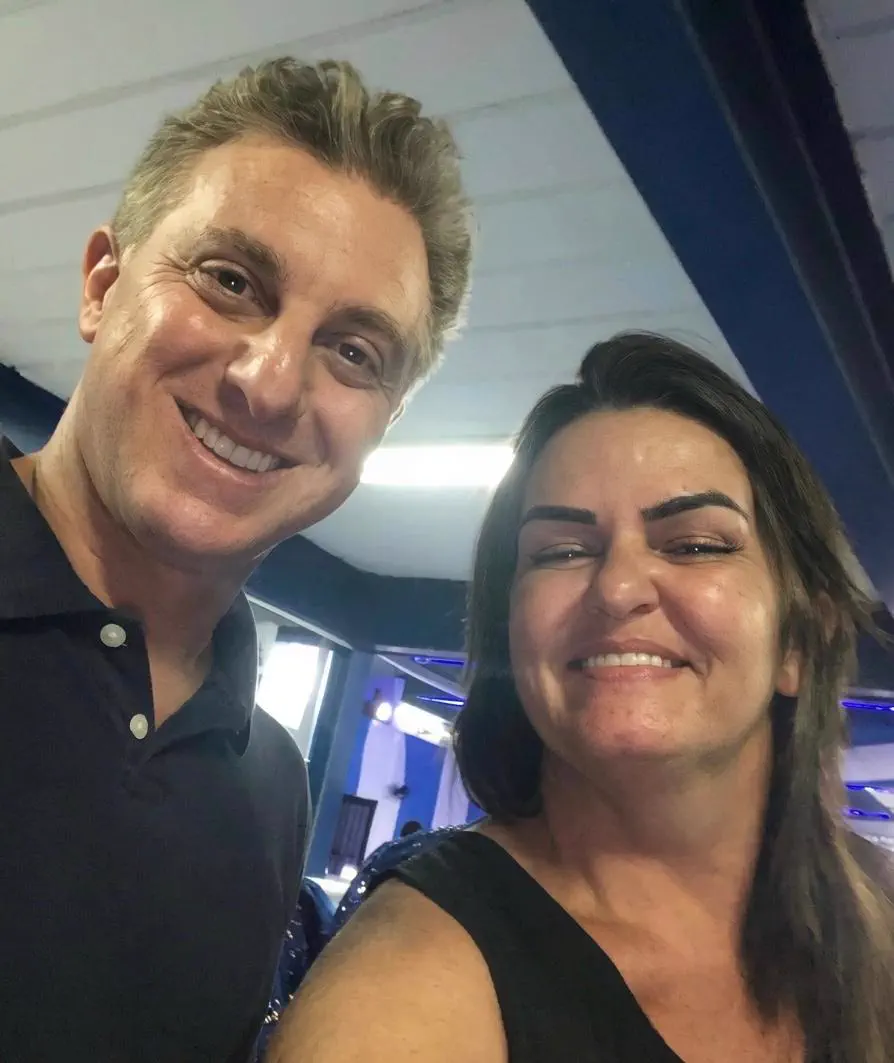 Luciano Huck com a equipe do Dias de Festas